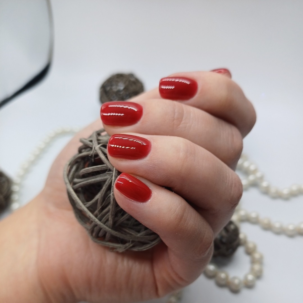 Маникюр с покрытием гель-лак