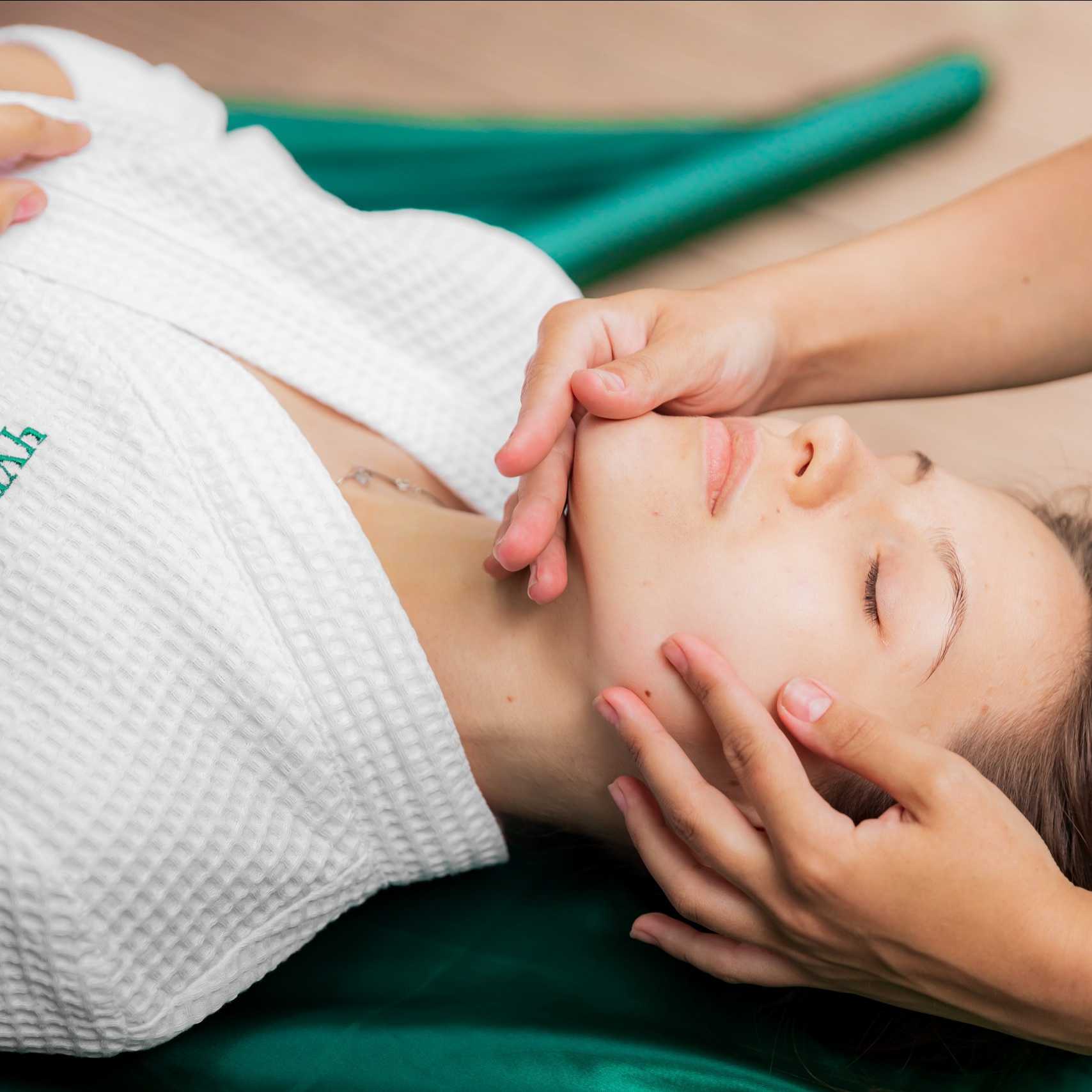 Классический массаж лица