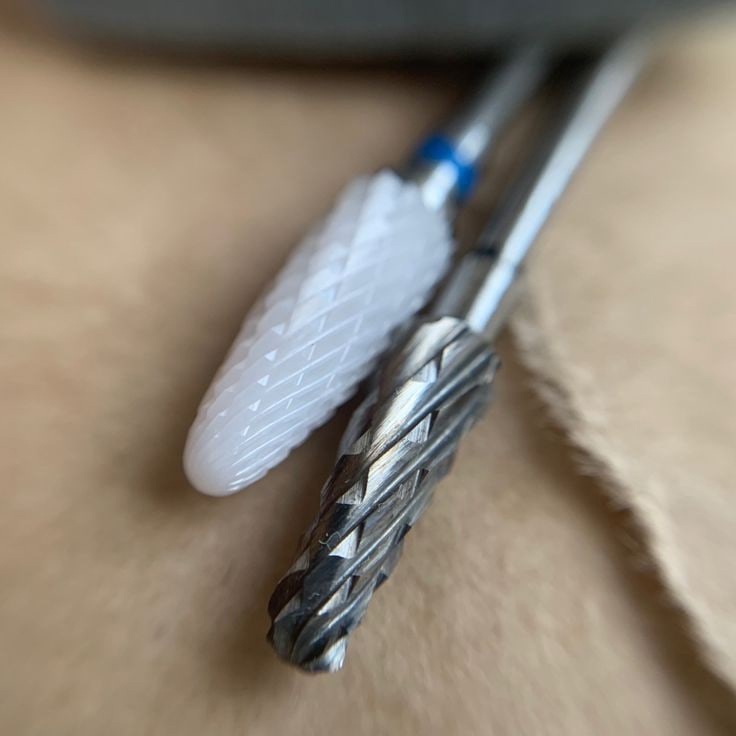 Гигиенический маникюр со снятием  без последующего покрытия 1900р.