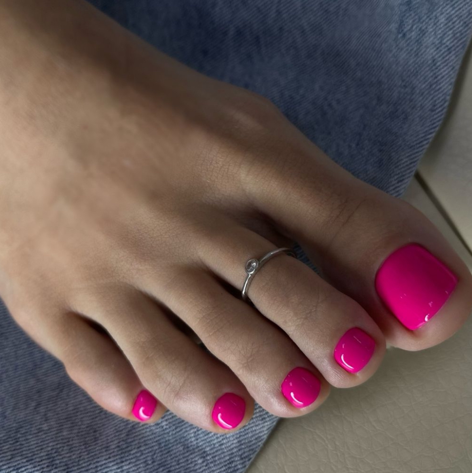 КОМПЛЕКС «ПЕДИКЮР С ПОКРЫТИЕМ БЕЗ ПЯТОЧЕК»