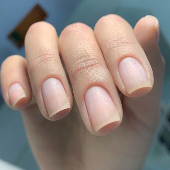 Маникюр гигиенический (без снятия и без покрытия)/1500