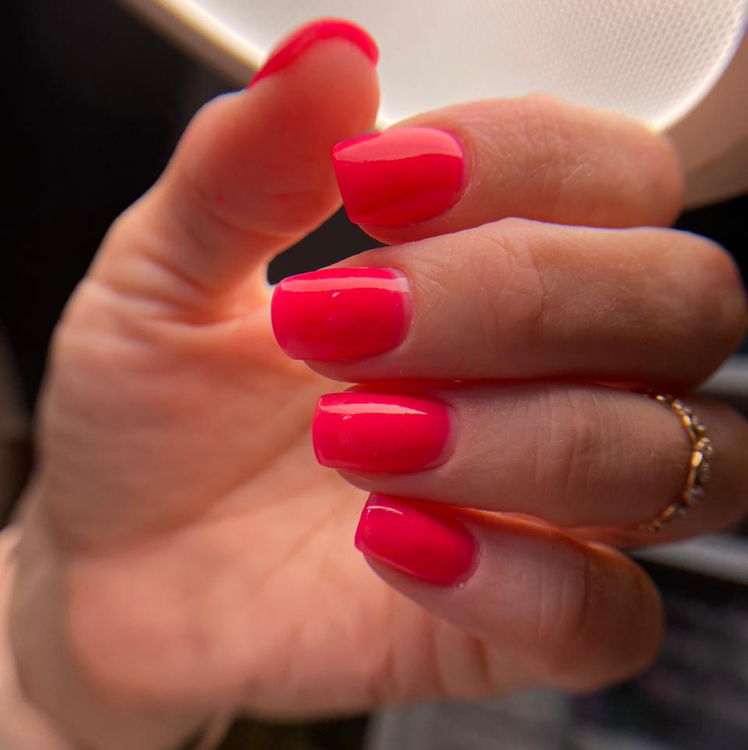 1.3 Маникюр+Гельлак однотон(работа др.мастера)