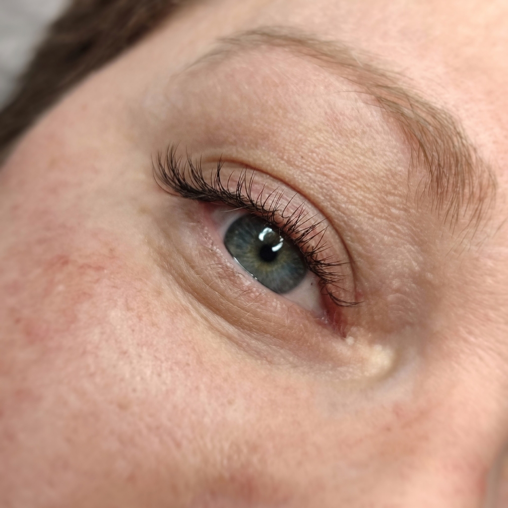 классическое наращивание ресниц (LED)