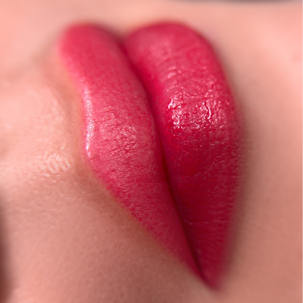 Коррекция перманентного макияжа губ