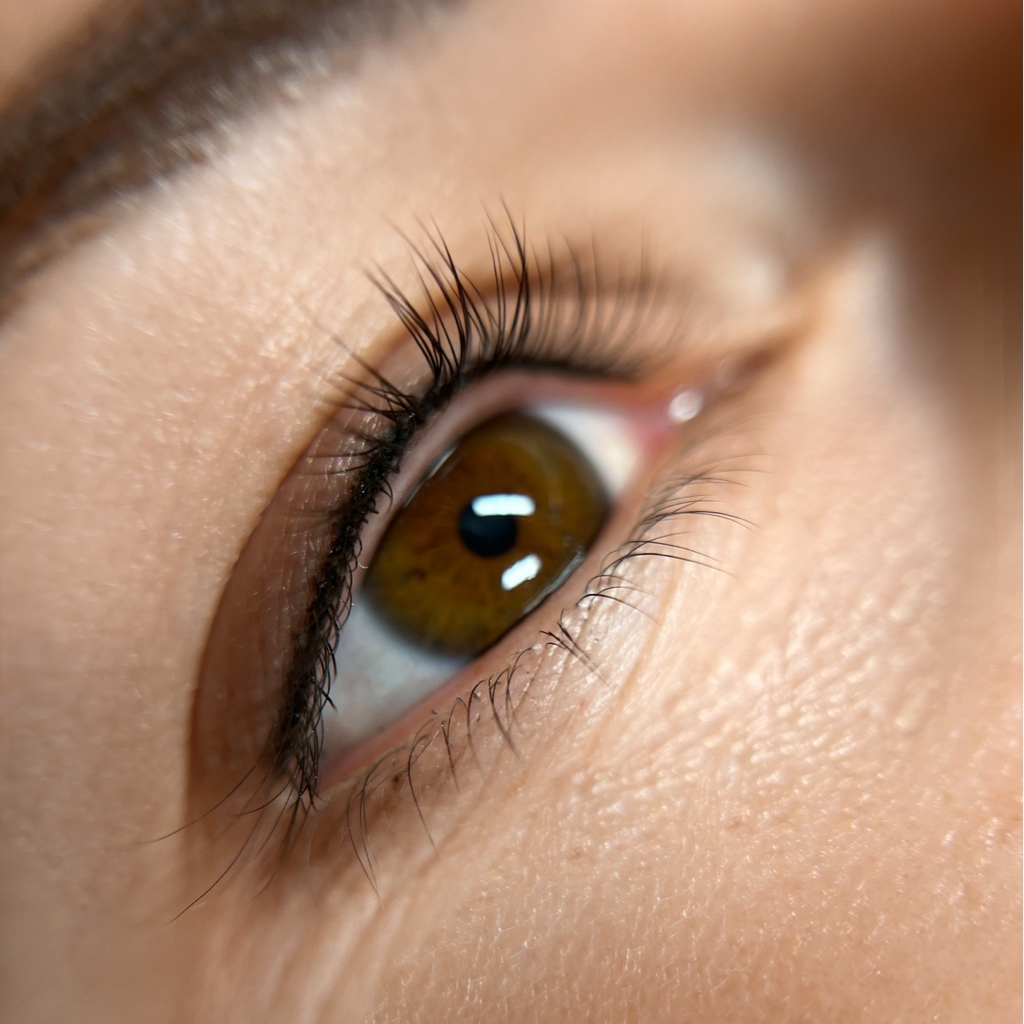 Перманентный макияж межресничной зоны