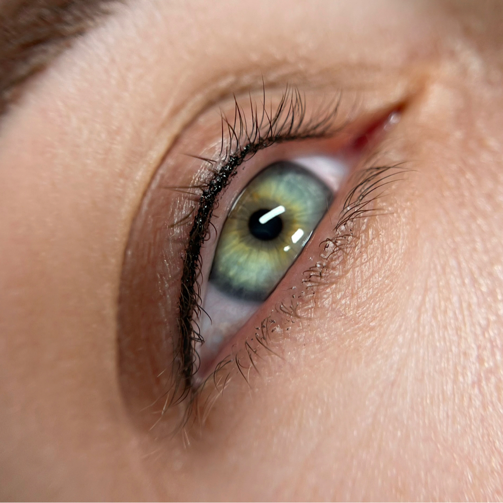 Обновление перманентна межресничной зоны