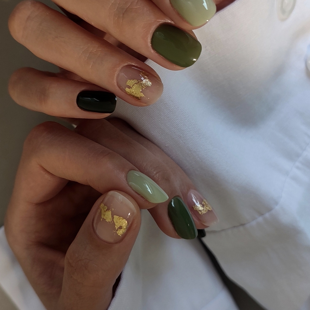 Дизайн простой (блёстки, втирка, поталь, фольга, стемпинг, слайдер, наклейки) 1ноготь