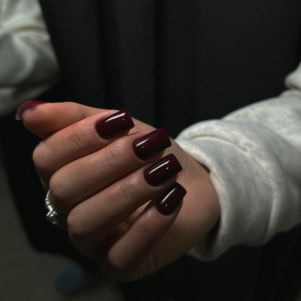 Маникюр ,однотонное покрытие  (Без моделирования )