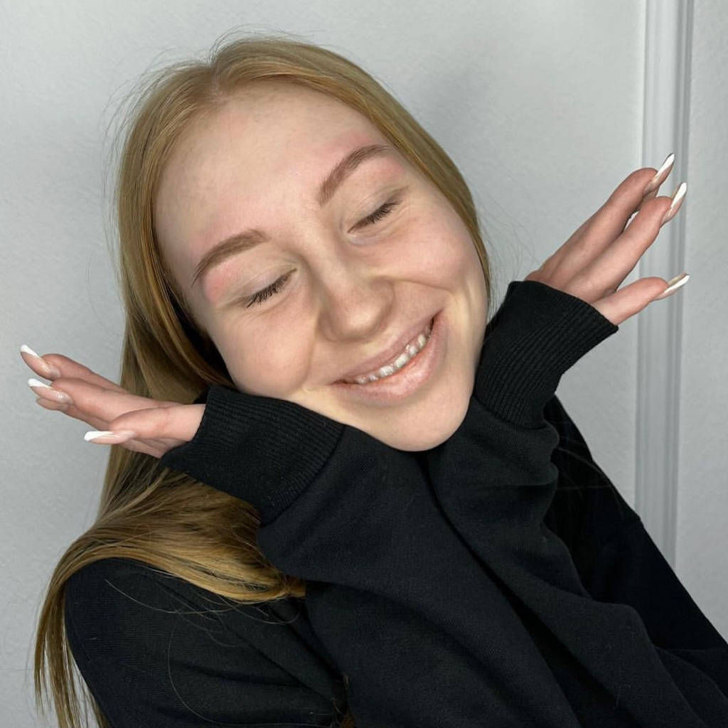 Окрашивание бровей