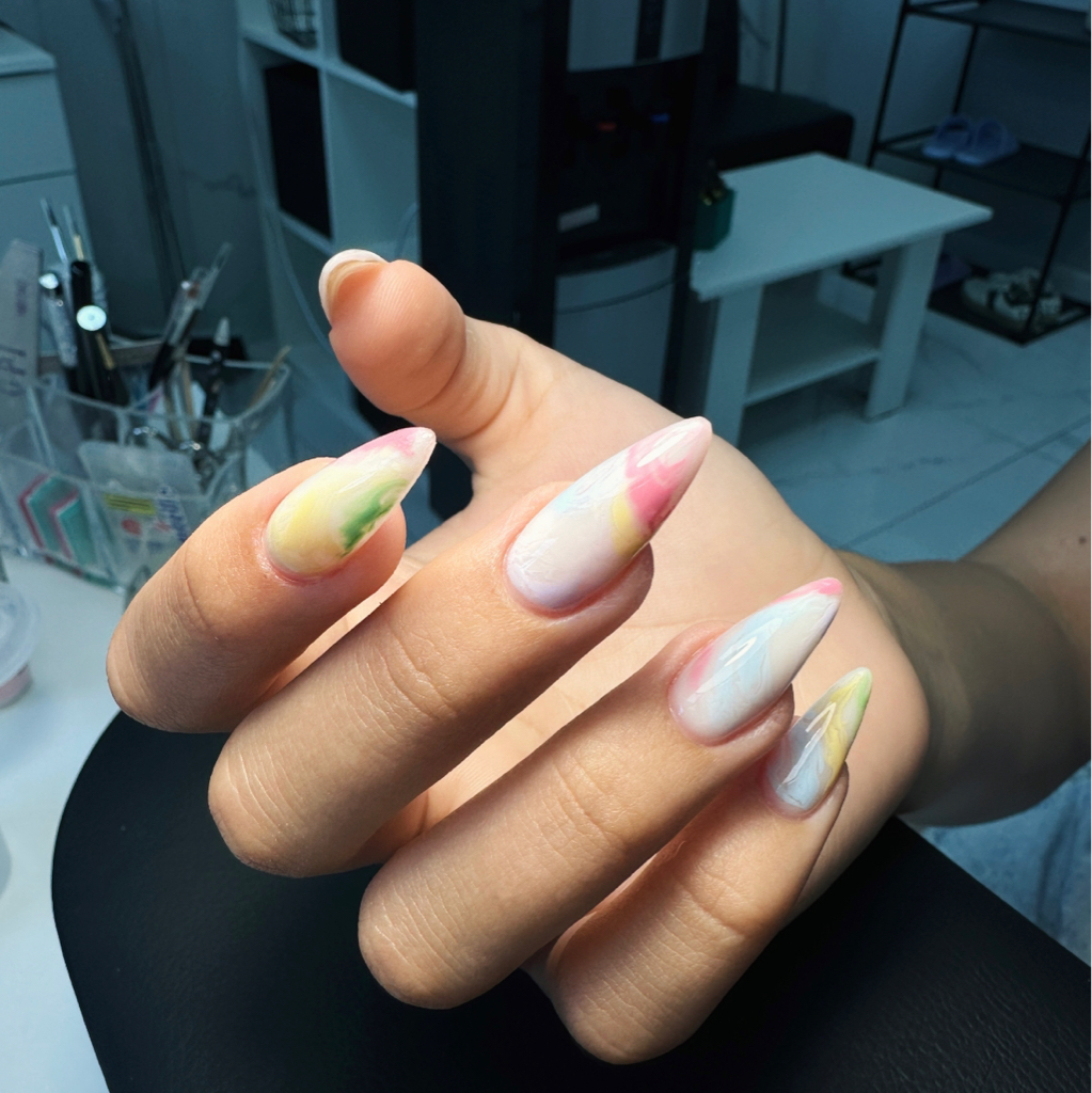 Маникюр с укреплением гелем/полигелем и покрытие гель-лаком