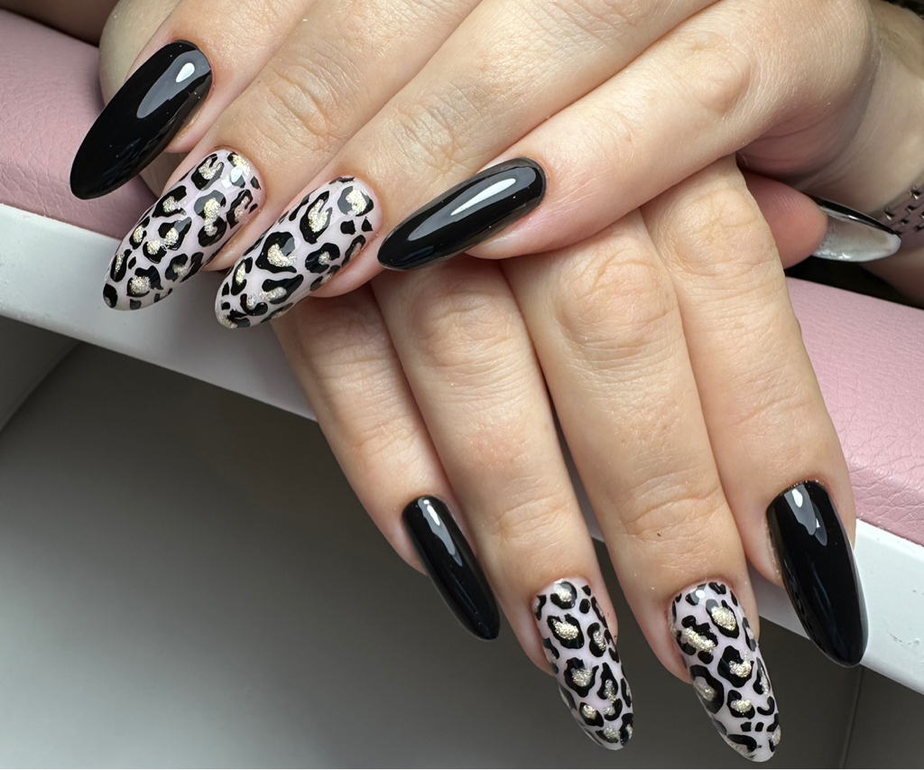 Коррекция наращенных ногтей