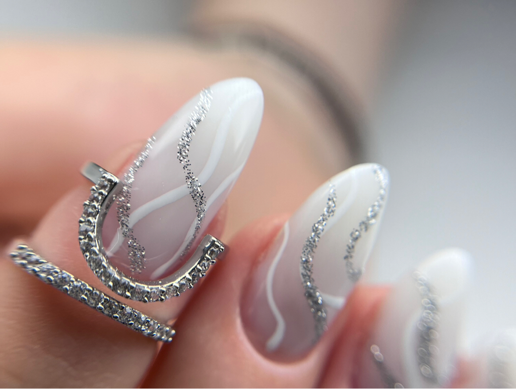 Покрытие на длинные ногти       
Все включено    
( снятие, маникюр, покрытие, моделирование-укрепление, любой дизайн, стерильные инструменты, массаж 