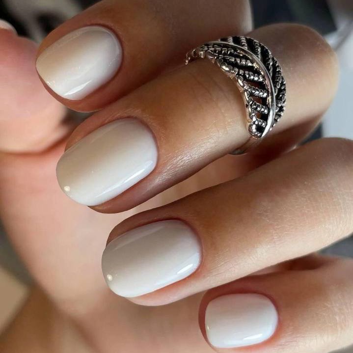 Маникюр короткие/средней длины ногти  с покрытием гель-лак с укреплением гелем