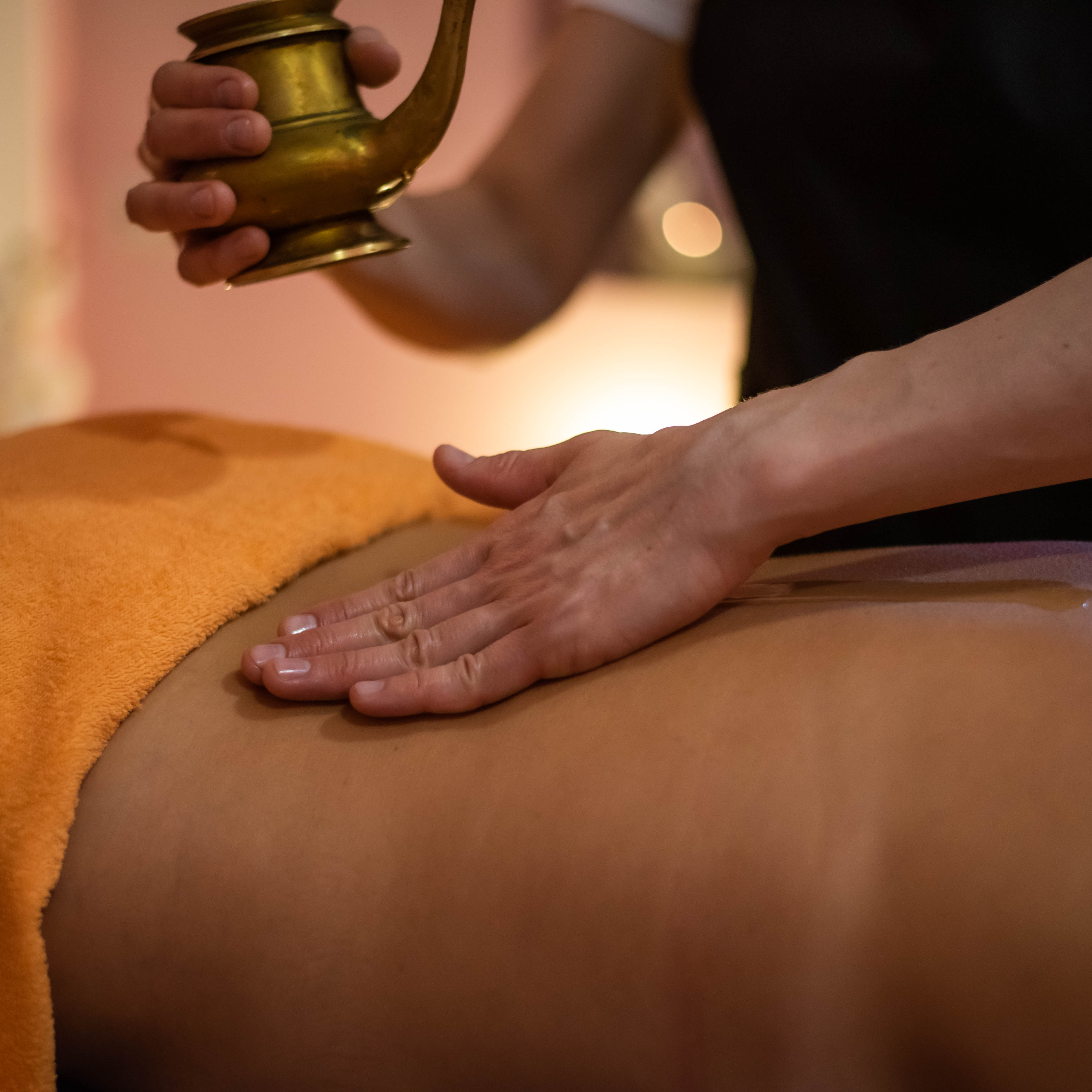 Комплексный масляный массаж + травяные мешочки