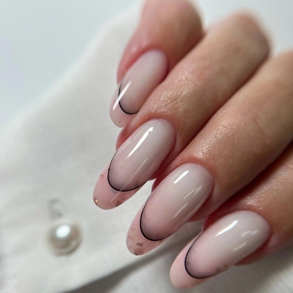 Аппаратный маникюр с покрытием гель-лак с наращиванием