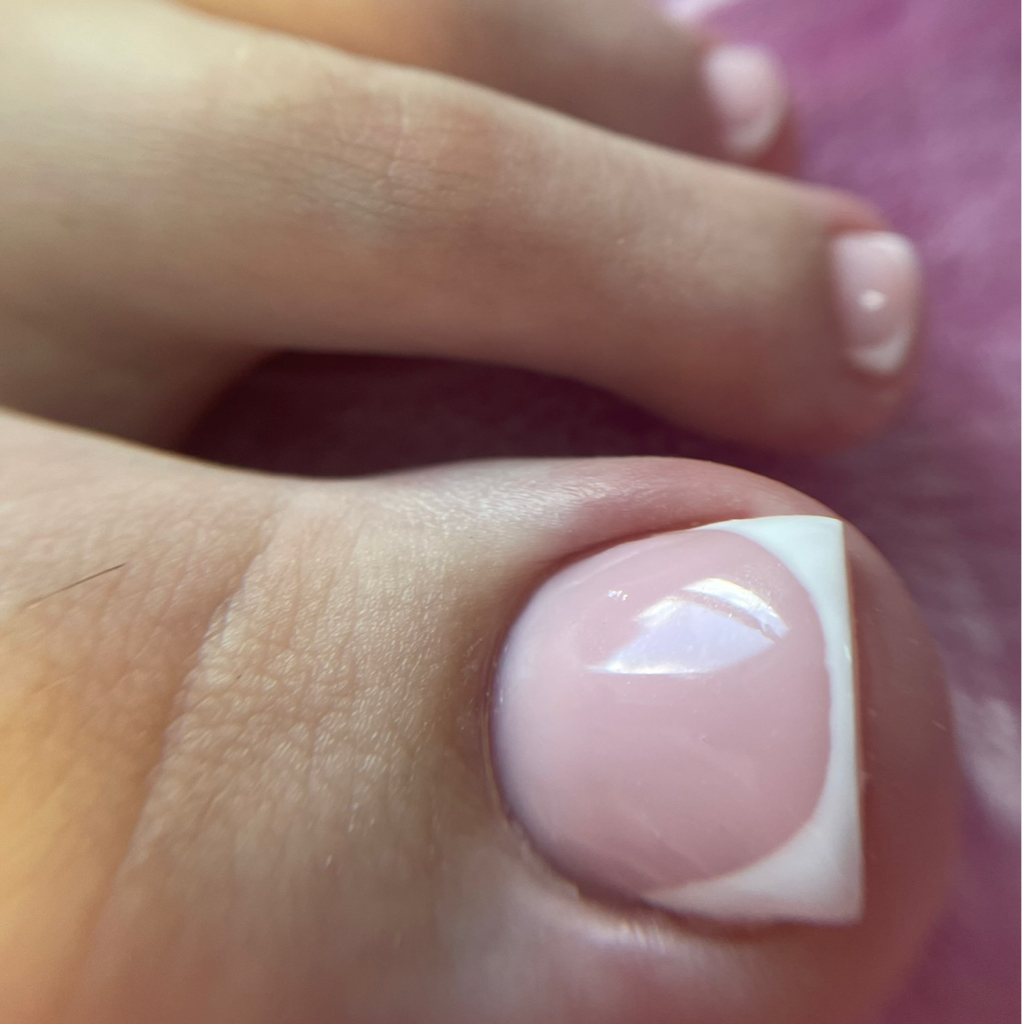 Полный педикюр с обработкой стоп