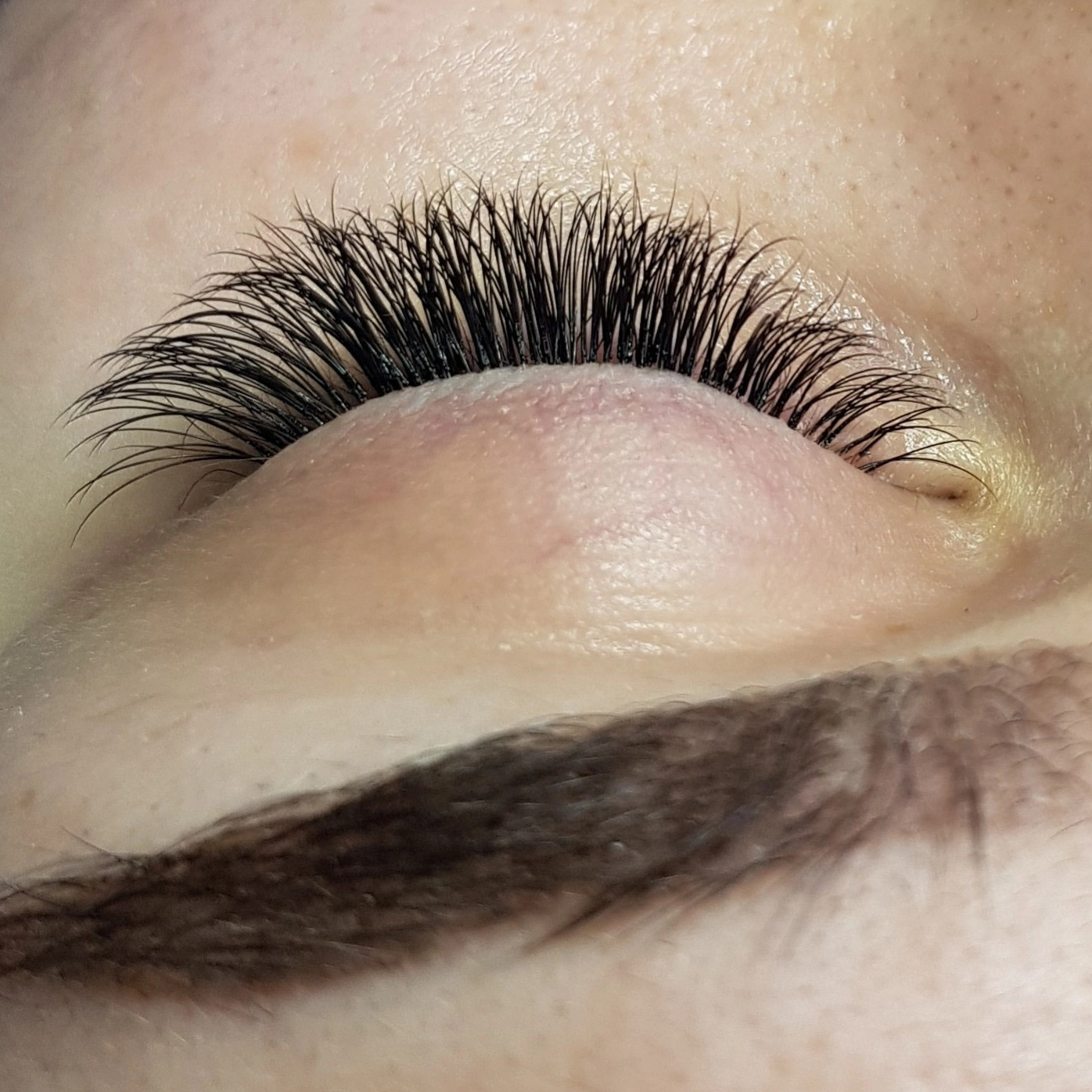 Наращивание ресниц 2д / мокрый эффект