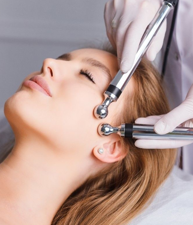 Аппаратный косметический массаж микротоками