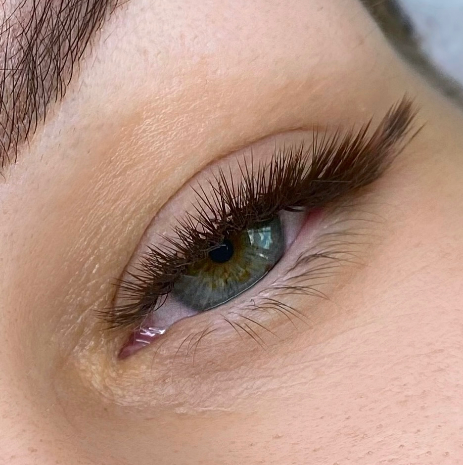 Наращивание ресниц в объеме 2D