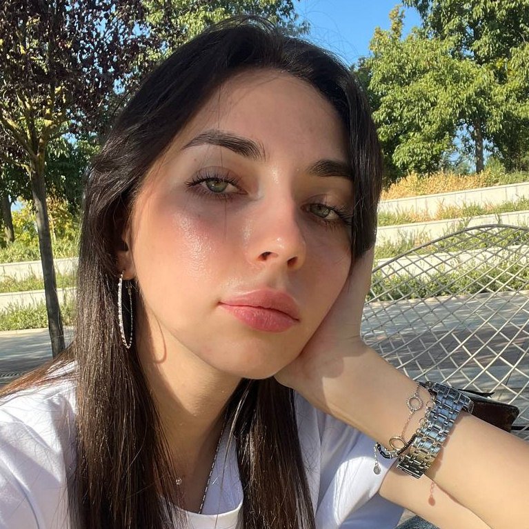 Черноусова Лолита