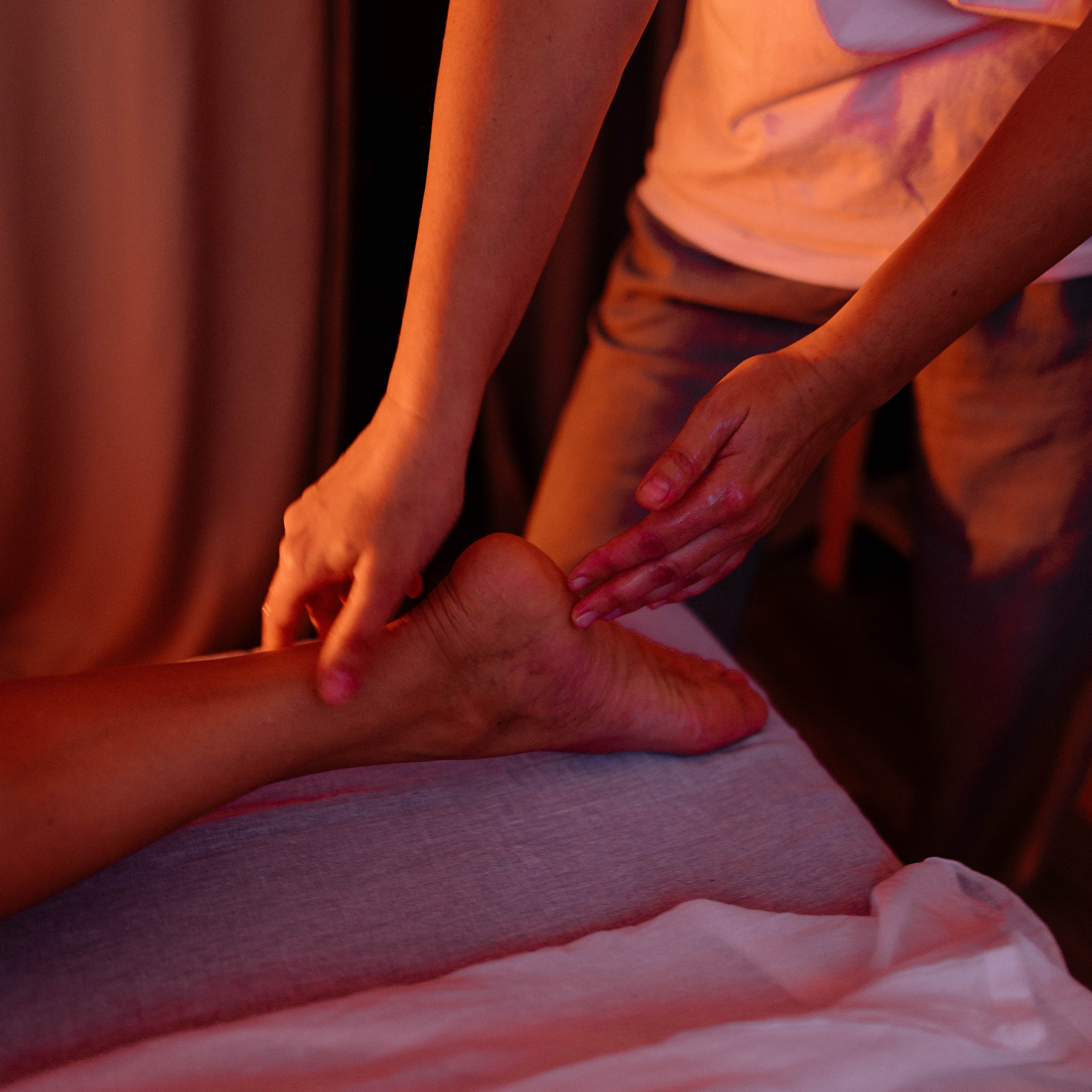 Массаж ног и стоп