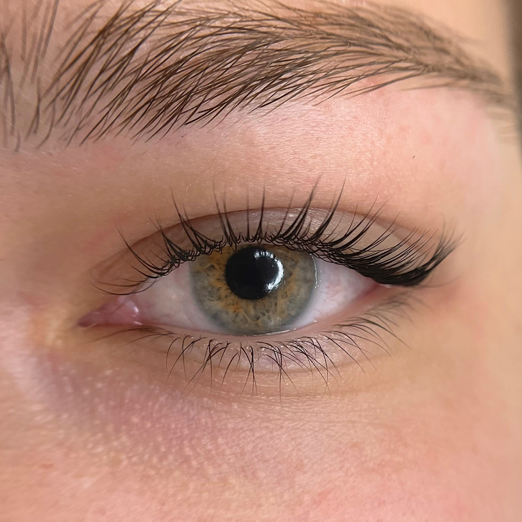 Ламинирование ресниц + уход (Brow Botox)