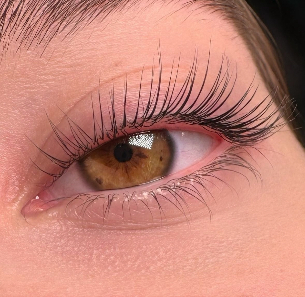 Ламинирование верхних ресниц