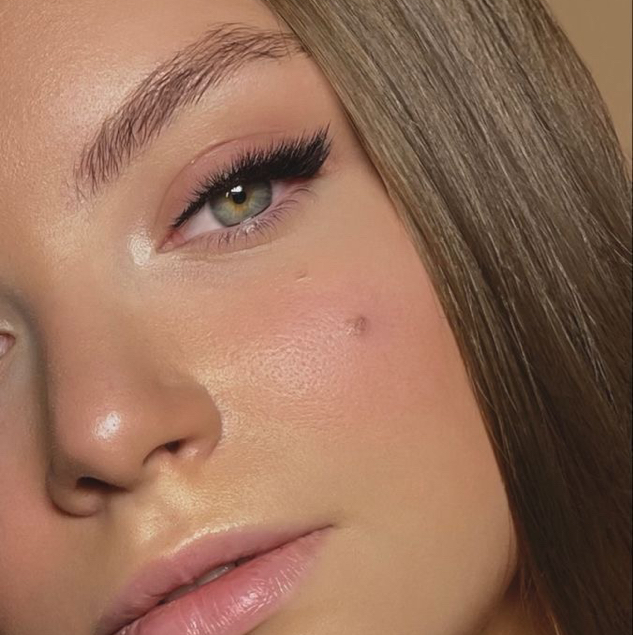 Объемное наращивание ресниц 4D