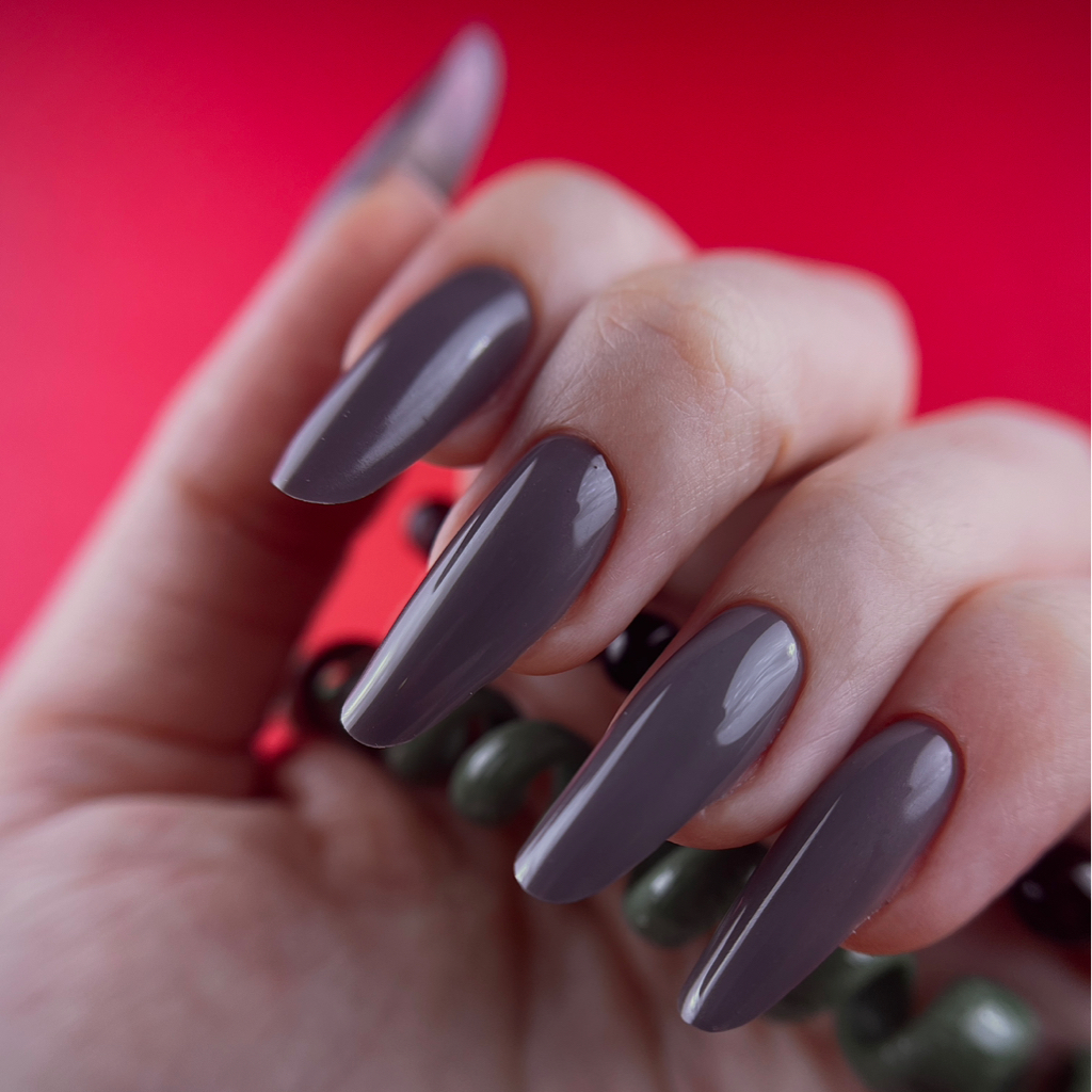 Маникюр + гель лак (однотонное цветное покрытие)