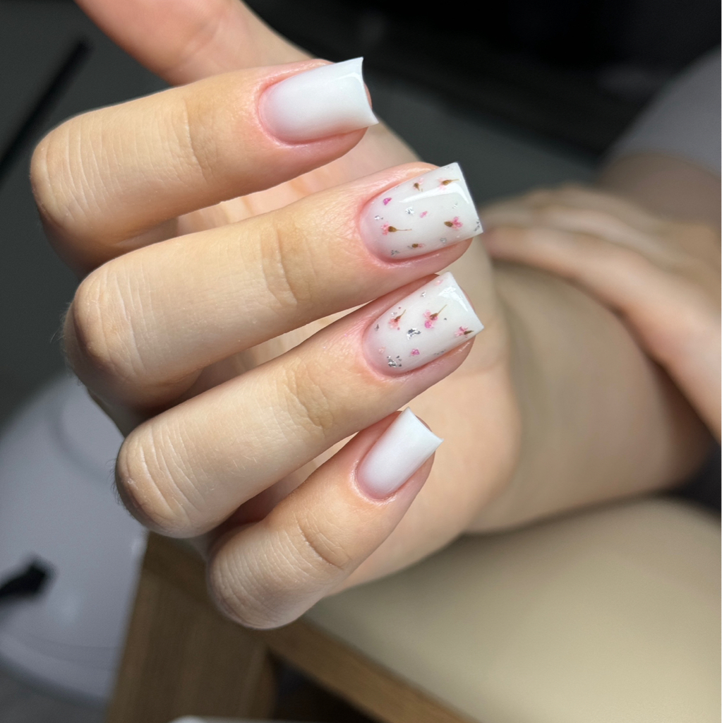 КОМПЛЕКС 3 (Снятие моего покрытия, комбинированный маникюр, наращивание коротких/средних ногтей, однотонное покрытие или несложный дизайн)