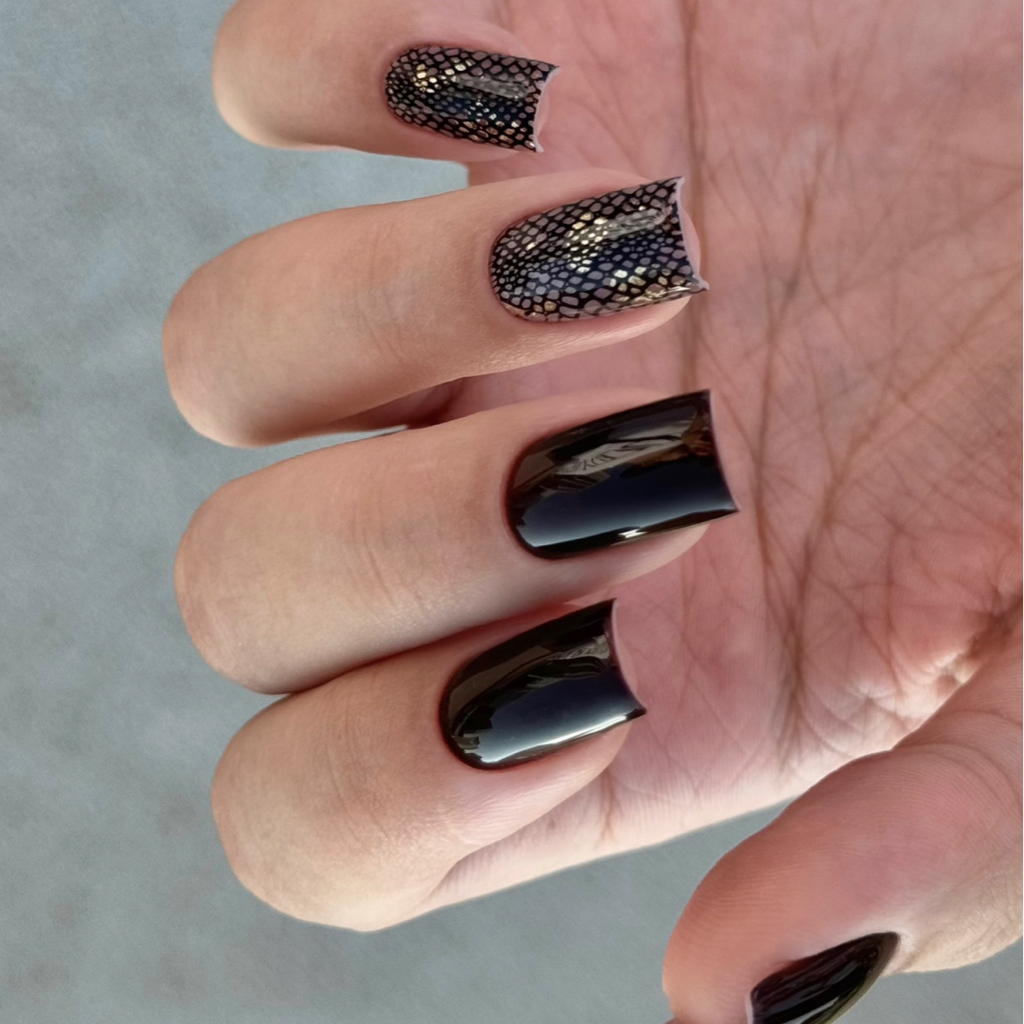 КОМПЛЕКС 1  (Снятие моего покрытия, комбинированный маникюр, укрепление гелем коротких/средних ногтей, однотонное покрытие или несложный дизайн)