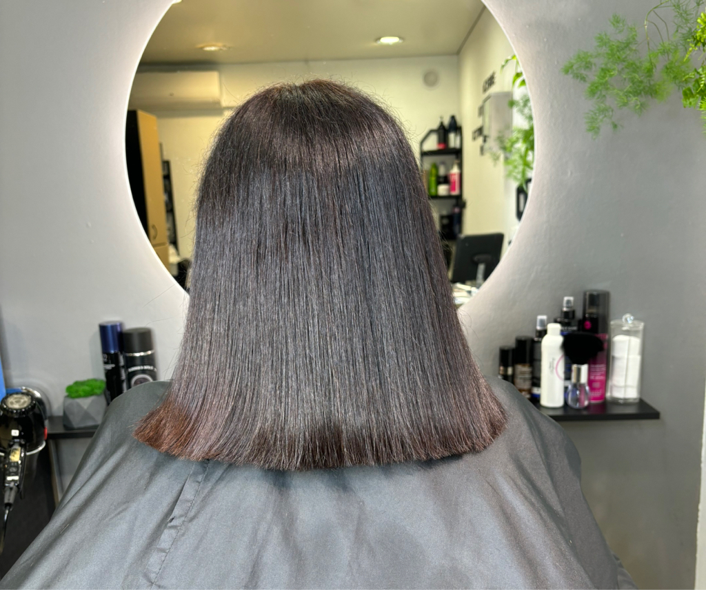 Подравнивание  в 1 срез по кончикам волос 1-2 см