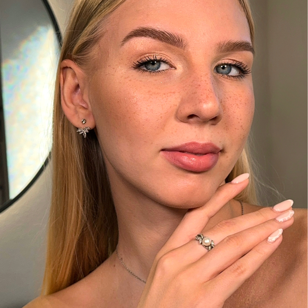 Коррекция + окрашивание бровей