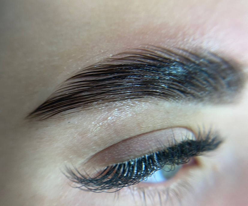 Окрашивание бровей