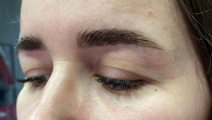 Коррекция бровей