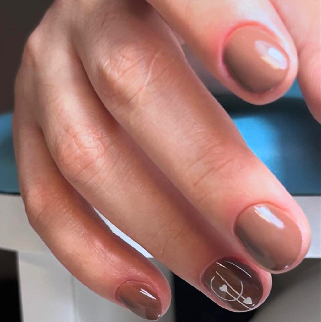 Маникюр с покрытием гель-лак