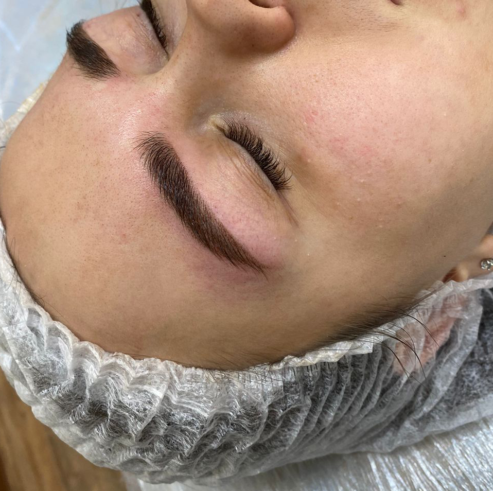 Перманентный макияж: пудровое напыление бровей