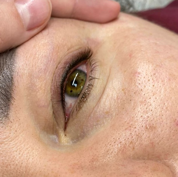 Перманентный макияж: стрелка с растушовкой