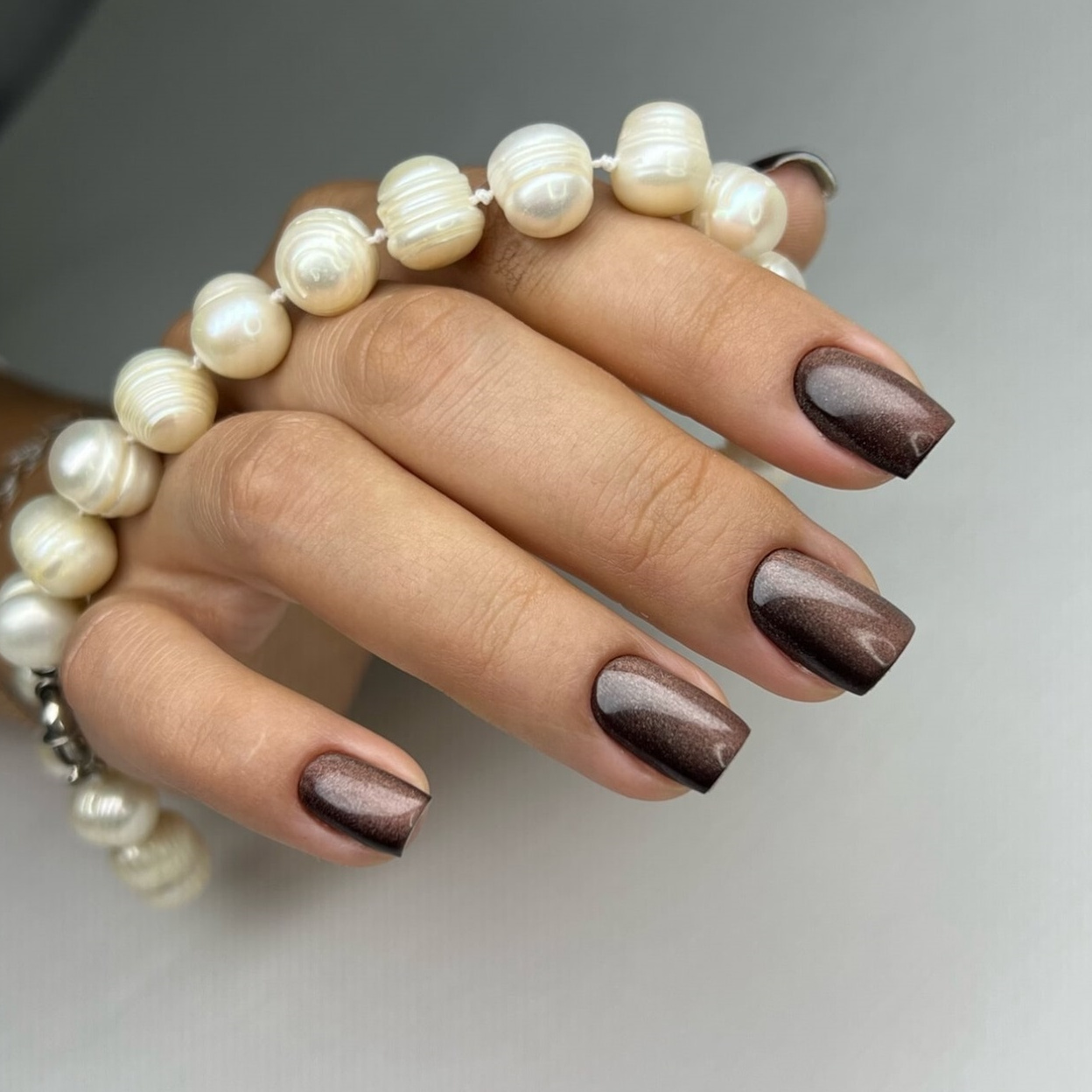 Маникюр с укреплением базой и покрытием гель-лак у ТОП-мастера