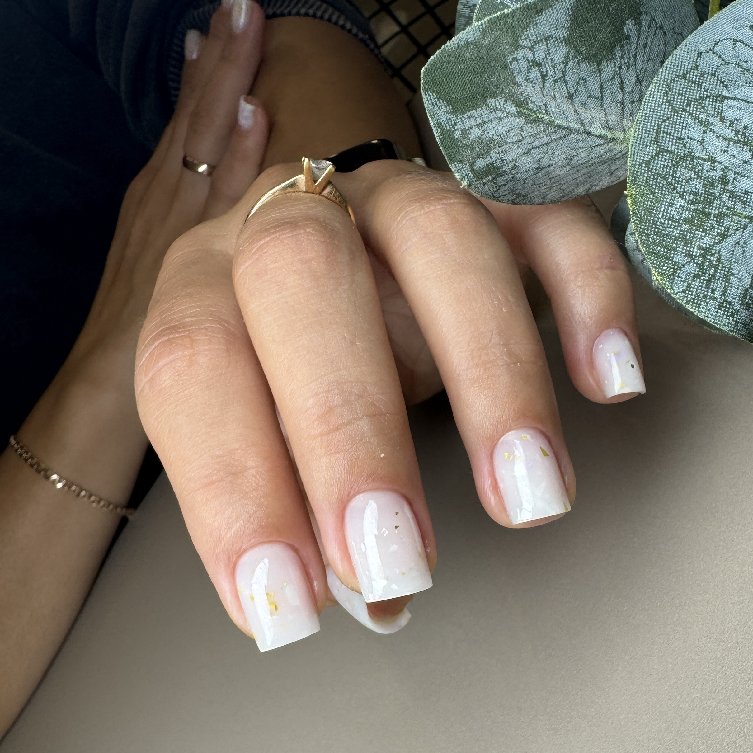 Маникюр с укреплением гелем, коррекцией архитектуры и покрытием гель-лак у ТОП-мастера