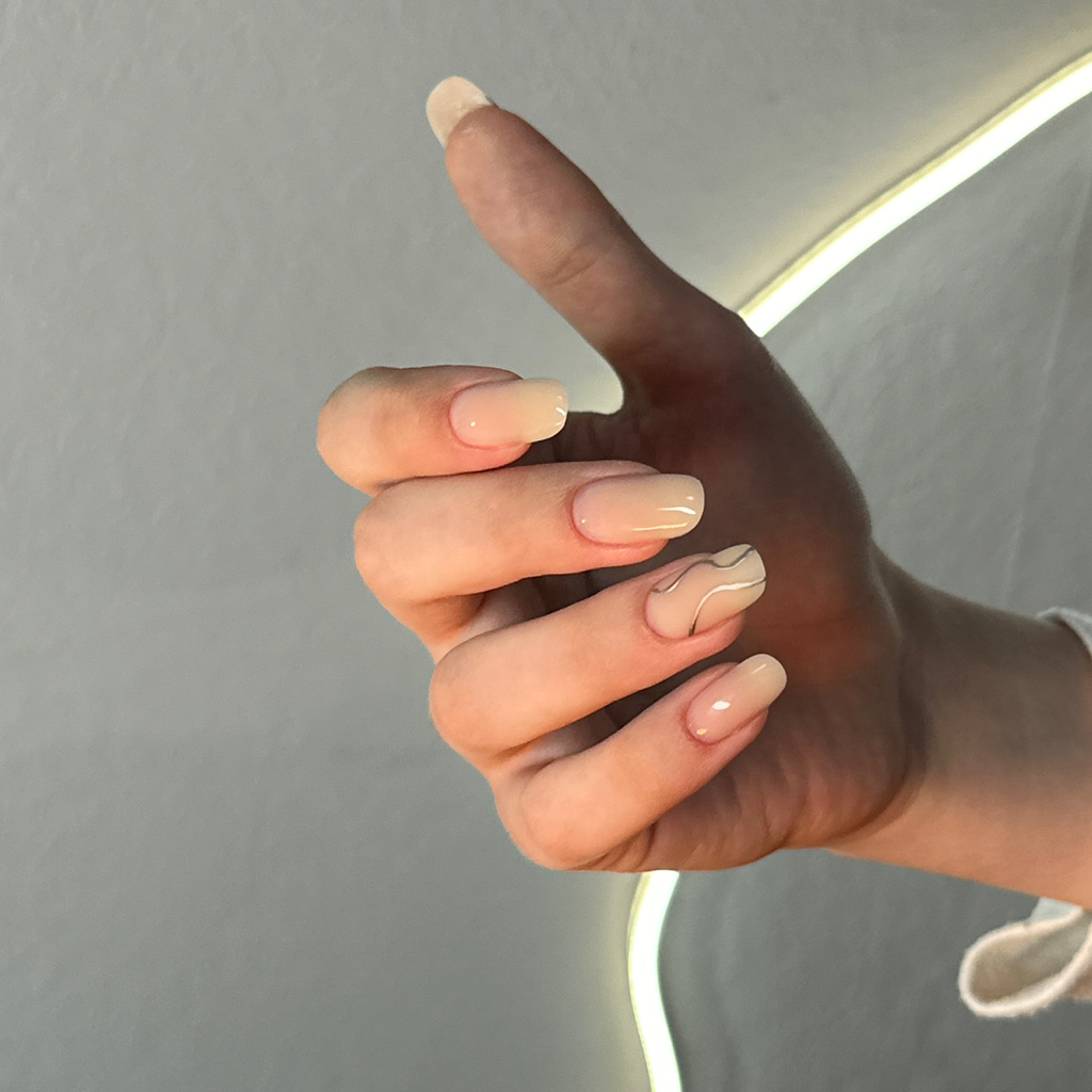 Маникюр с покрытием гель-лак