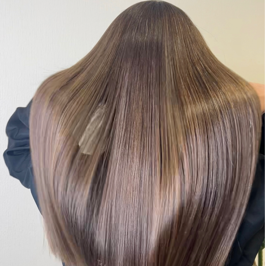 Кератиновое выпрямление волос