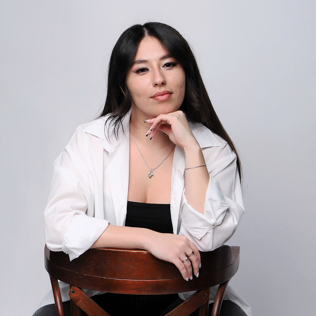 Алина Лехманова