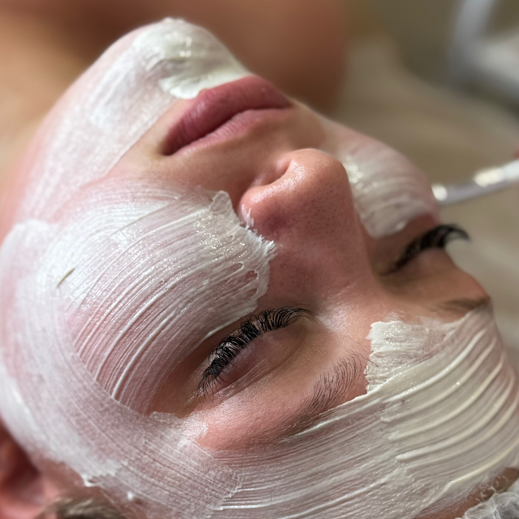 Комплексный уход с массажем на косметике премиум класса "Angiopharm"