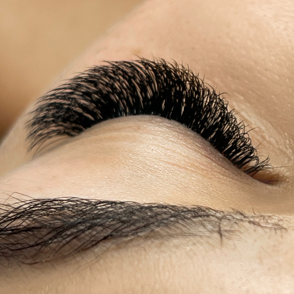 Наращивание ресниц, Голливудский (русский, бархатный) объём 5-8D