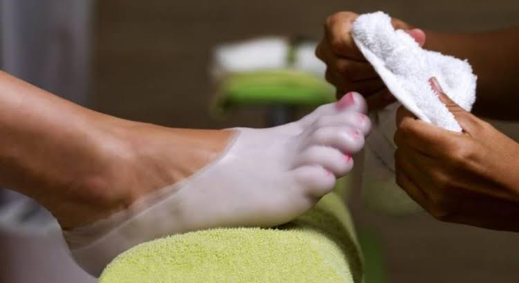 Парафинотерапия ног (холодная)