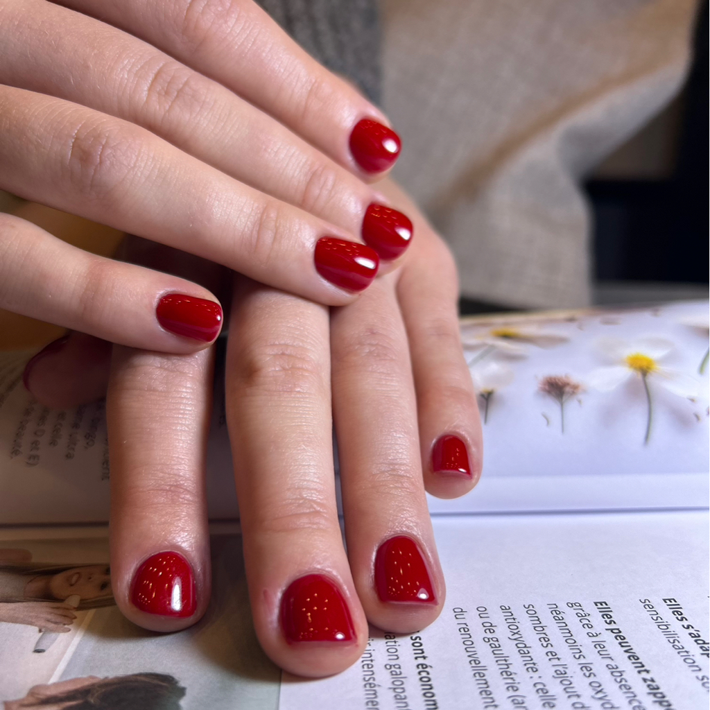 Manicure with regular polish (Маникюр  с обычным лаком)
