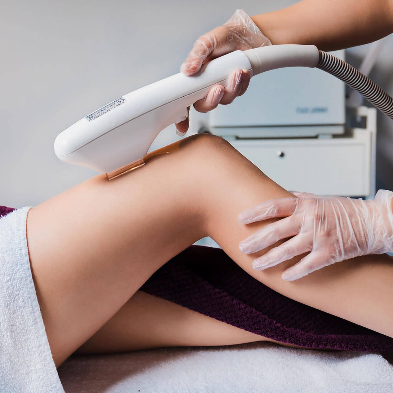 Фотоэпиляция бедер