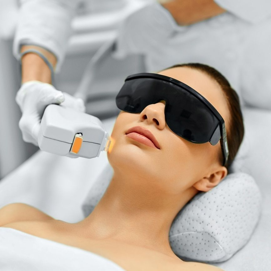 Фотоомоложение шеи