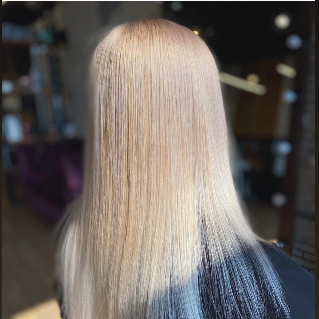 Окрашивание «Супер Блонд» Обесцвечивающая пудра (~50гр) + тонирование (~50гр) + уход